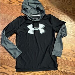 Under Armour Black and Gray Pullover shirt youth large